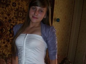 18 yo brunette Tamaqinasky.