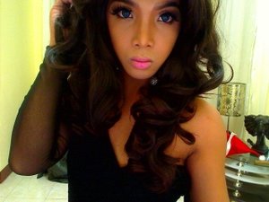 Brunette taliana perform anal