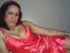 Brunette ohoneylove4u perform anal