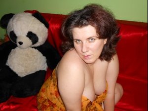 Brunette aisha696 perform anal