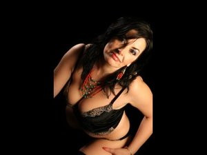 Brunette hornywetmilf perform cameltoe