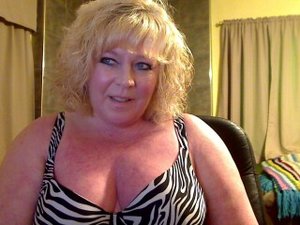 Blonde allie69 perform cameltoe