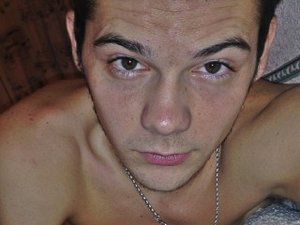 Brunette jozhik perform close