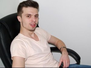 Brunette birak perform anal