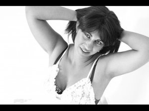 Redhead trullyred perform cameltoe