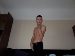 Brunette Luckymboy.