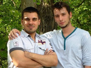 White gay Alex1990 like to roleplay and zoom